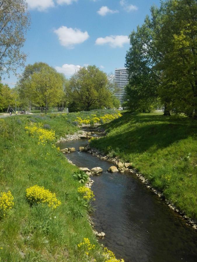 Ruhiges Apt. Direkt Am Naherholungsgebiet Mit Seeblick, Zentrum 5Min, Messe 18Min ニュルンベルク エクステリア 写真